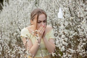4 remedii naturiste pentru alergie